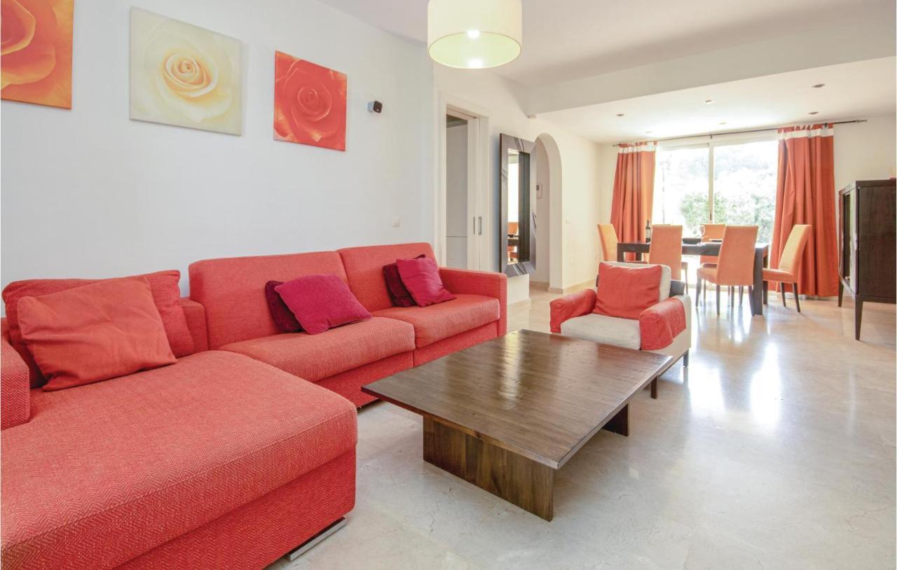 Beautiful Apartment In Marbella-Cabopino With 2 Bedrooms, Wifi And Outdoor Swimming Pool Exterior foto